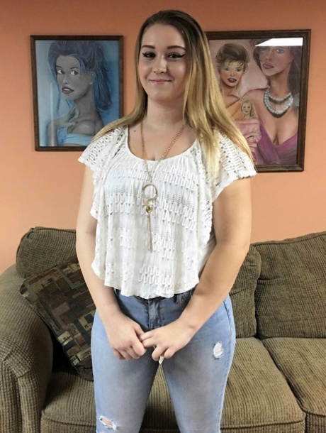 Chubby HD Porn Pictures